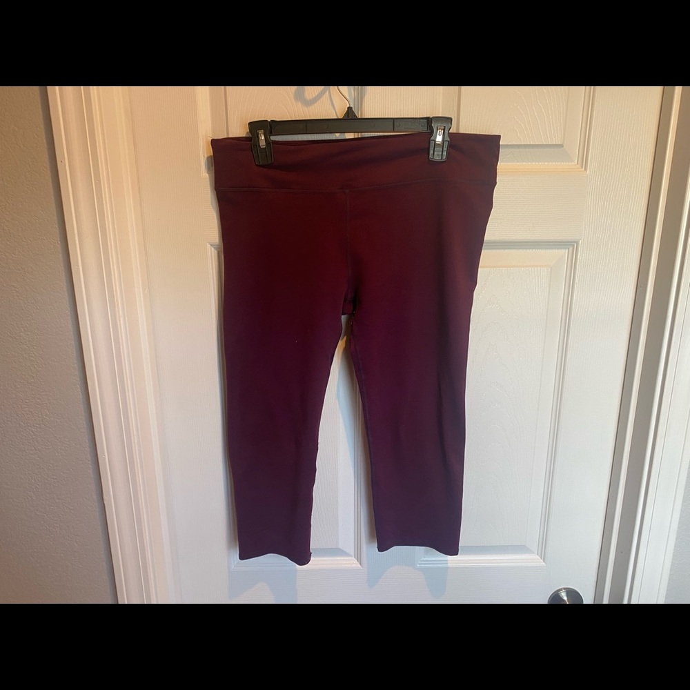 Fabletics: Maroon Capri Leggings